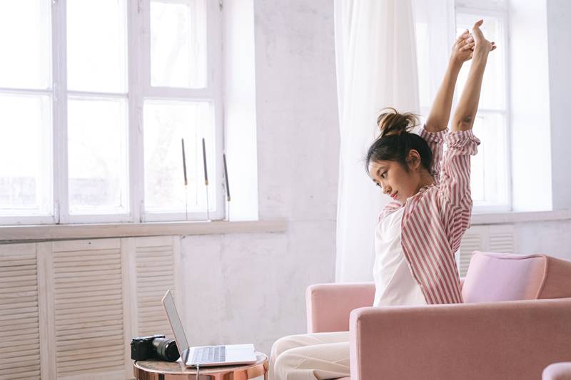 Ginástica Laboral para Mulheres: Benefícios e Como Prevenir LER/DORT